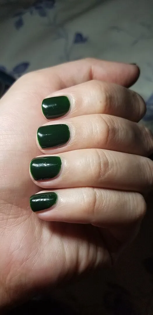 Cirque Colors McKittrick nagellack mörkgrön crème