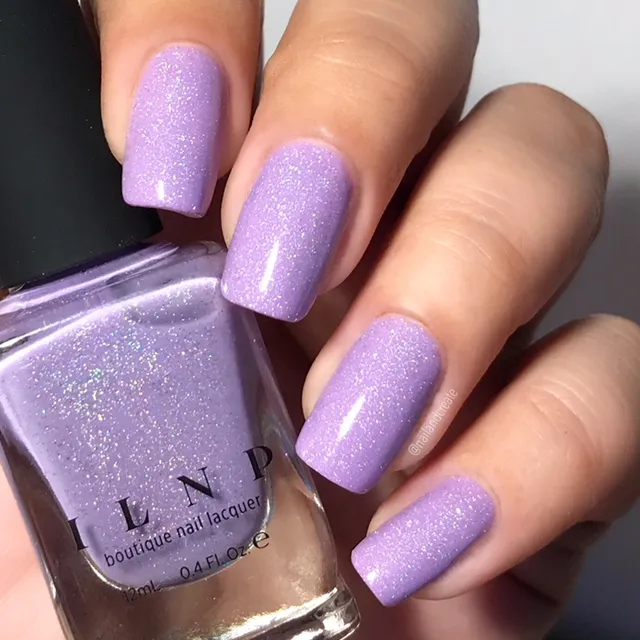 ILNP Wrapped Up nagellack lavendel krämig holo