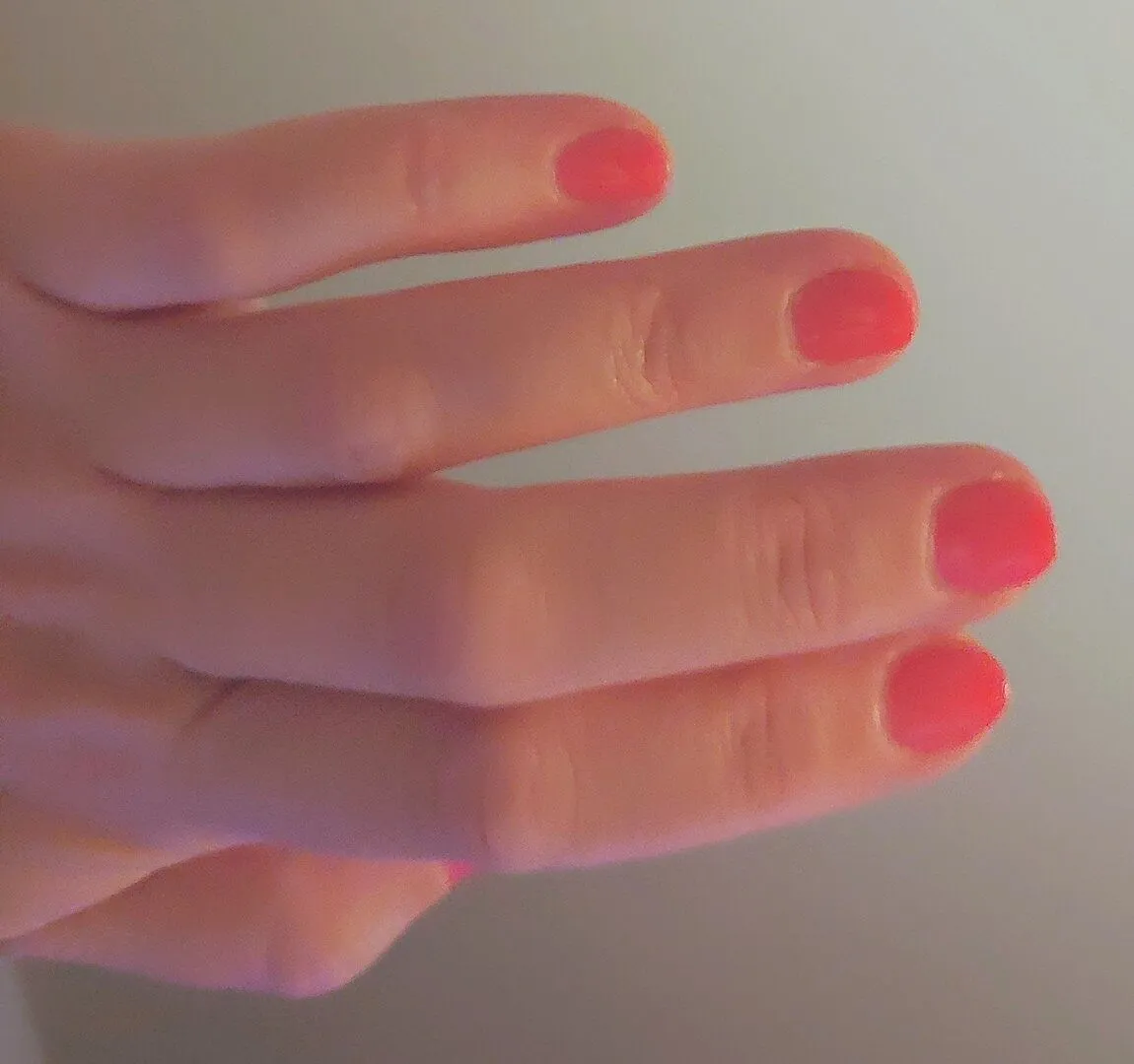 Cirque Colors Mushroom Kingdom nagellack termisk röd