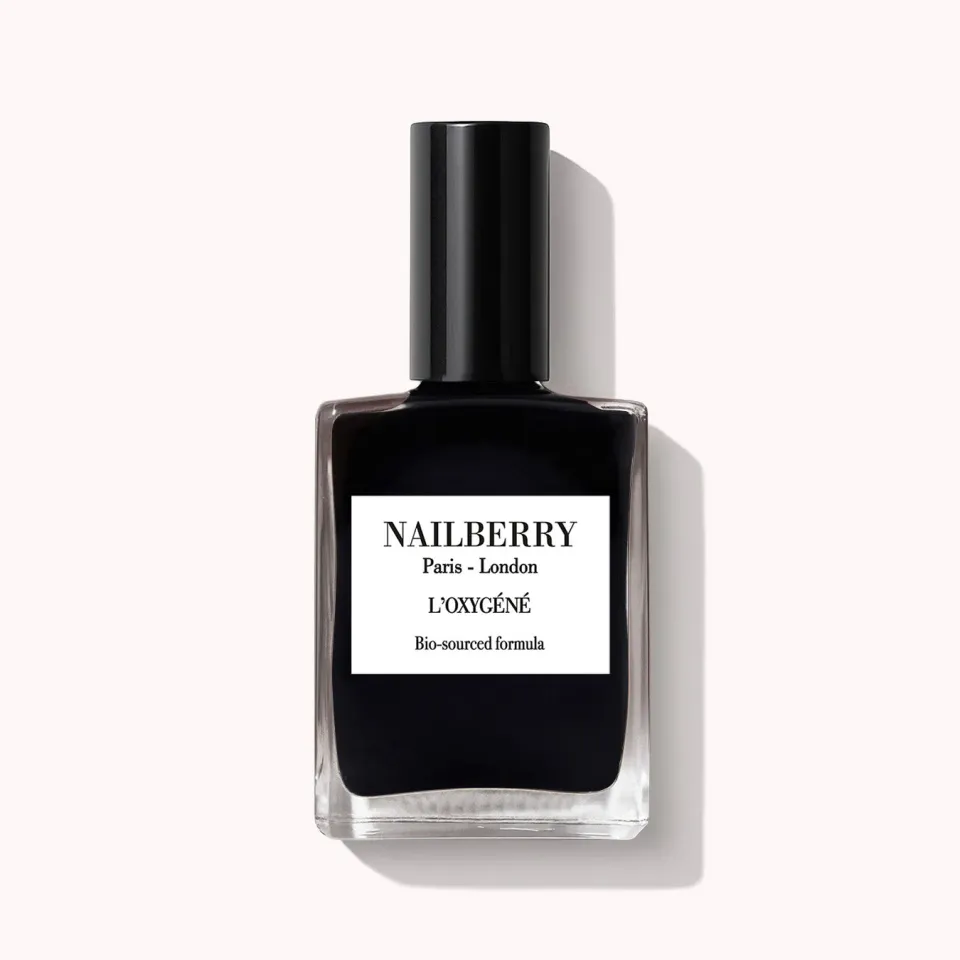 Nailberry Black Berry nagellack 14 ml täckande svart