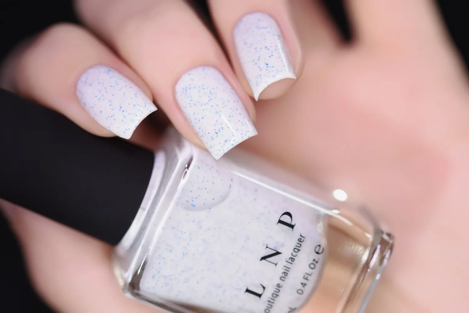 ILNP Shaved Ice nagellack vitt prickigt