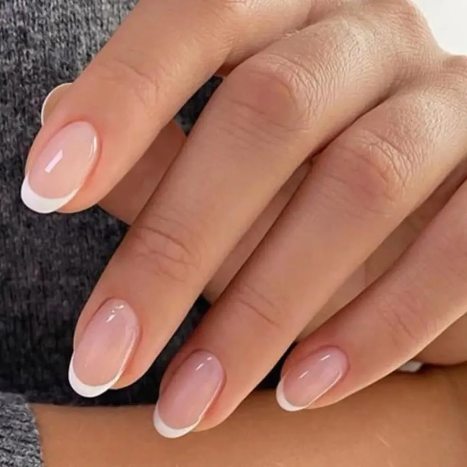 Modelones French Tip lösnaglar short oval 32-pack