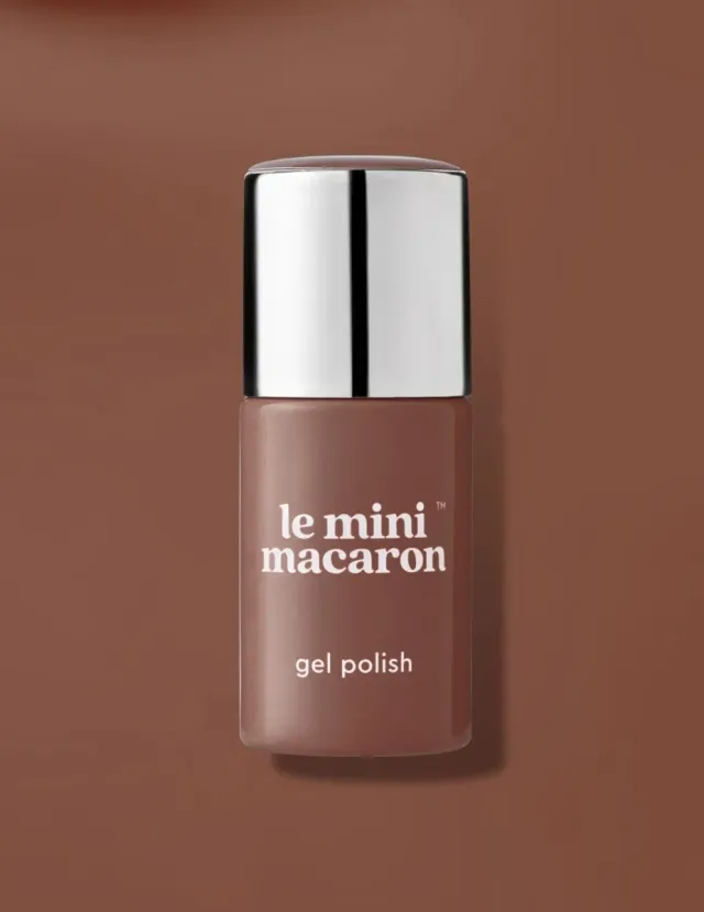 Le Mini Macaron Latte gellack mjuk mellanbrun
