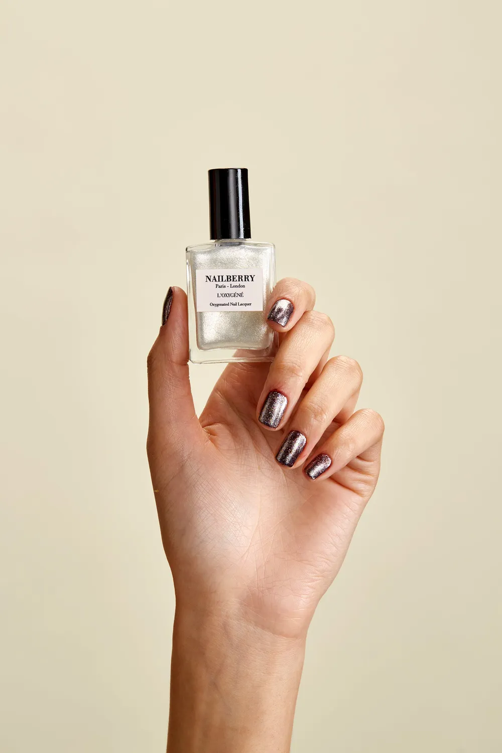 Nailberry Star Dust nagellack 14 ml silvervit skimrande