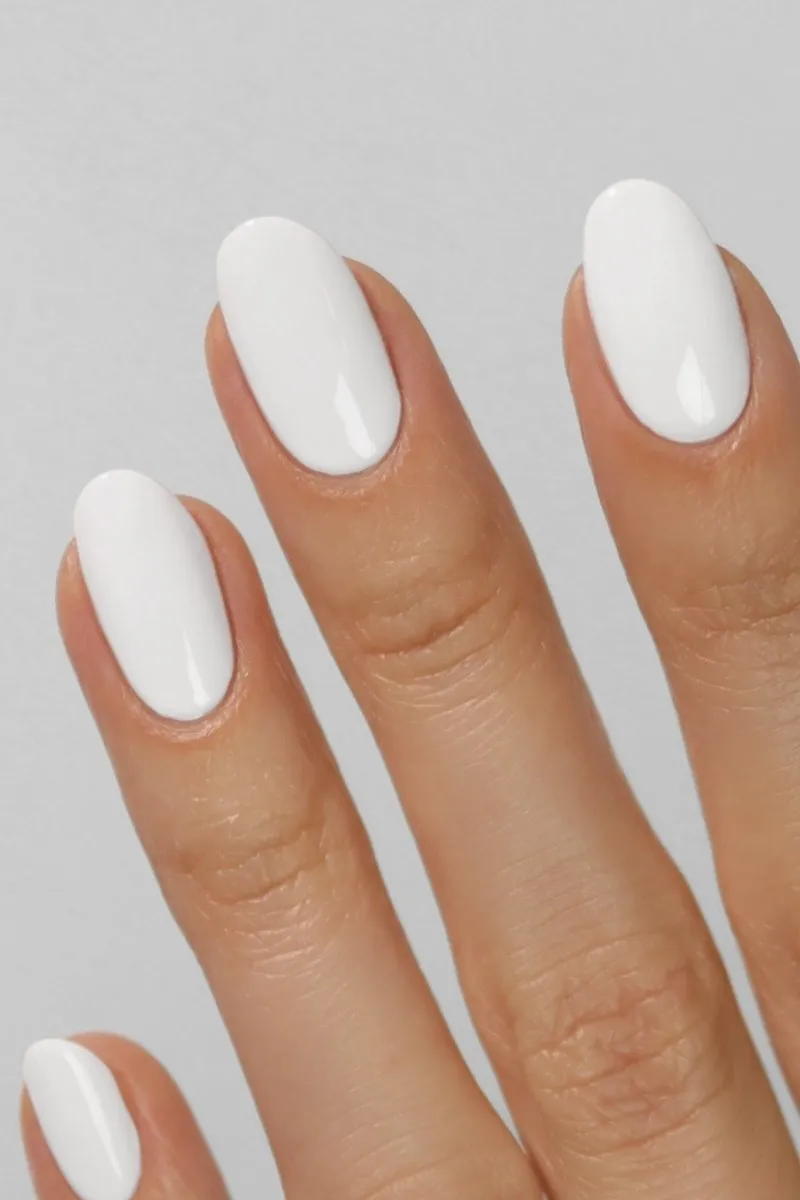 Cirque Colors White Lie nagellack neonvitt kräm