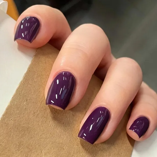 Modelones Dark Purple lösnaglar short square 32-pack