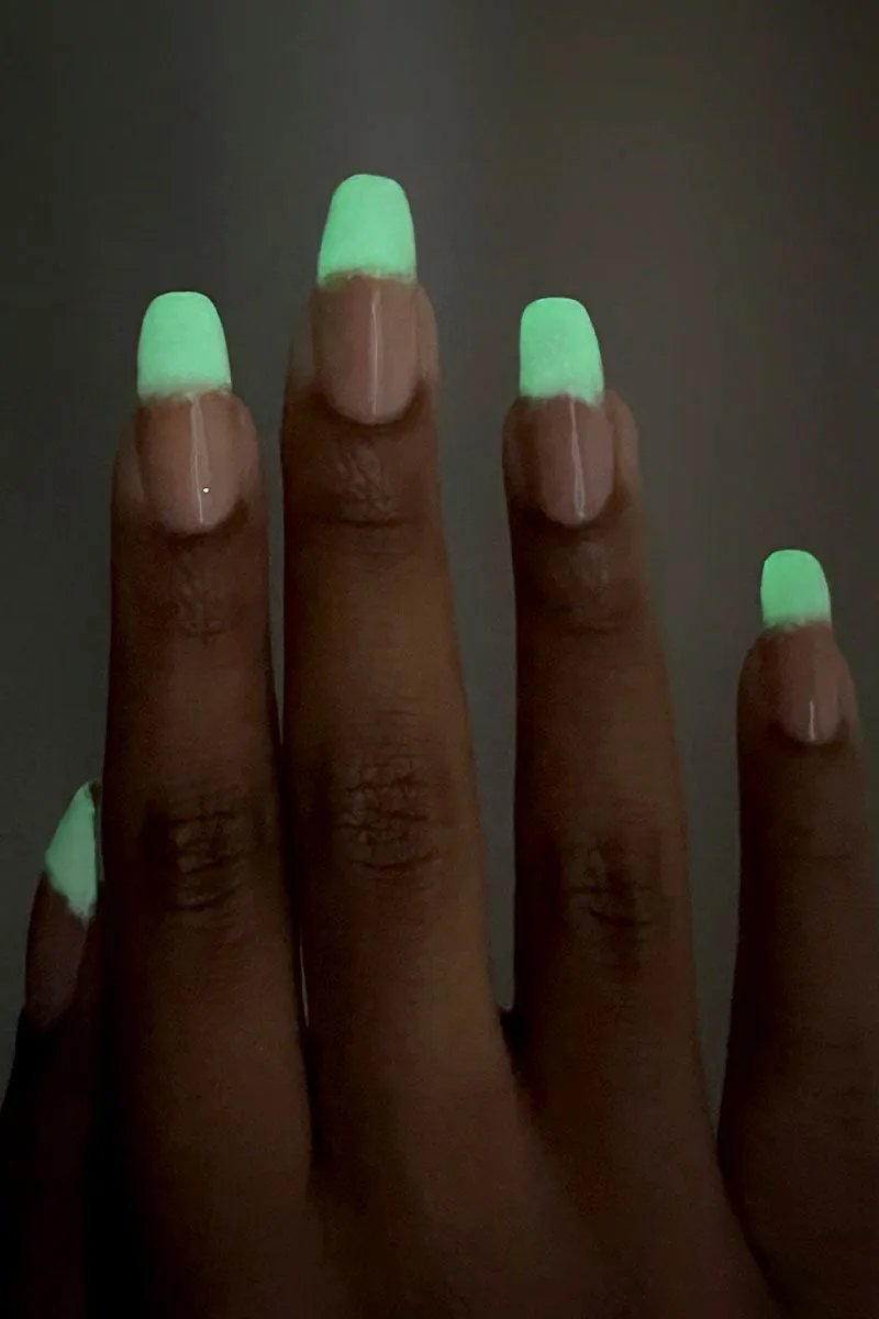 Cirque Colors Phantom Glow topplack självlysande grön