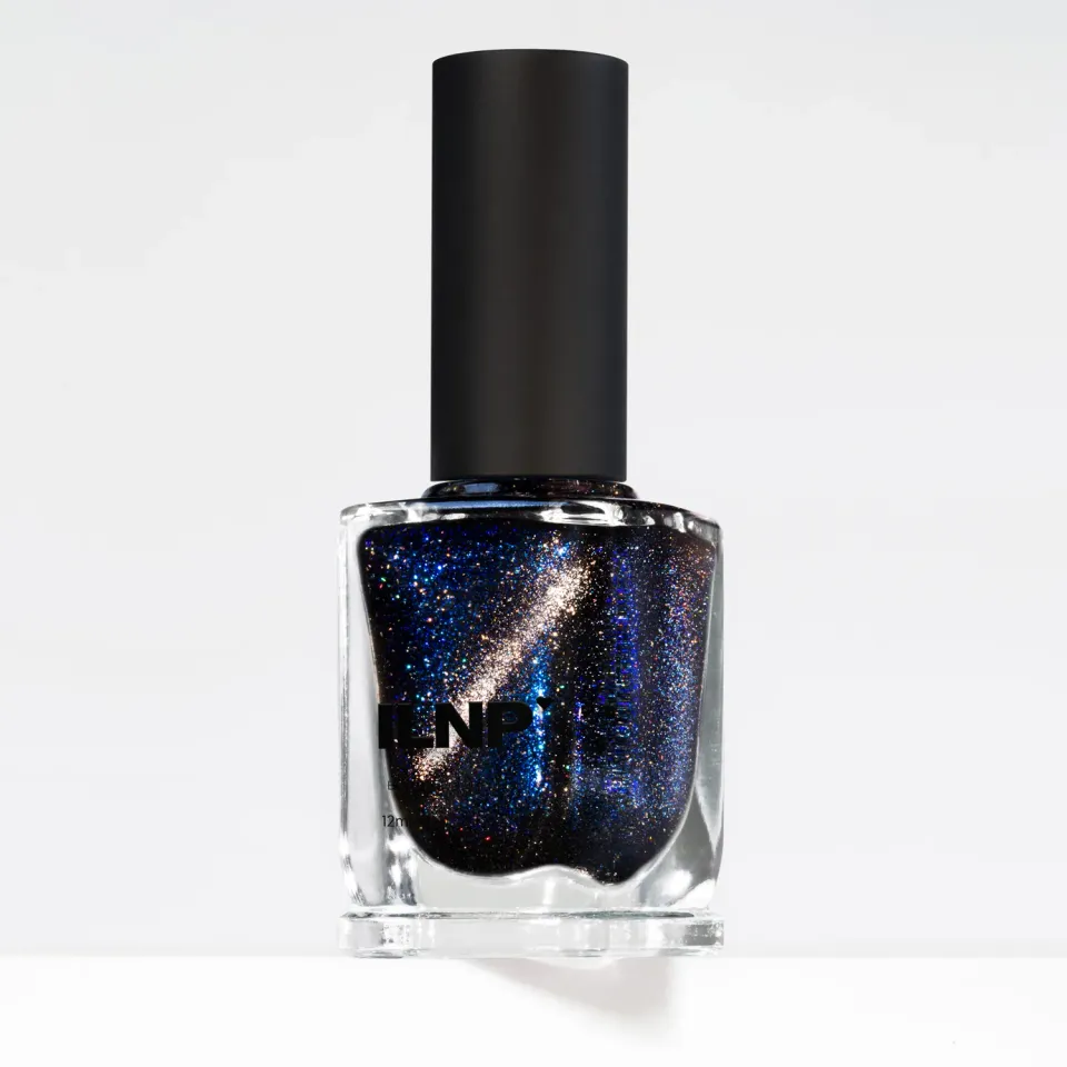 ILNP Coven Darkest Hour nagellack magnetisk svart